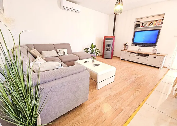 Paz By Interhome *